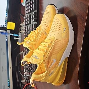 Nike Air 270 size 8.5